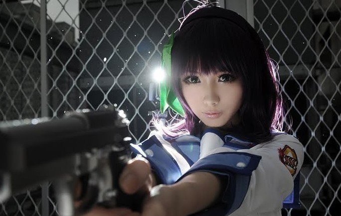 萌翻了的可人儿 美少女Mon上演持枪制服女