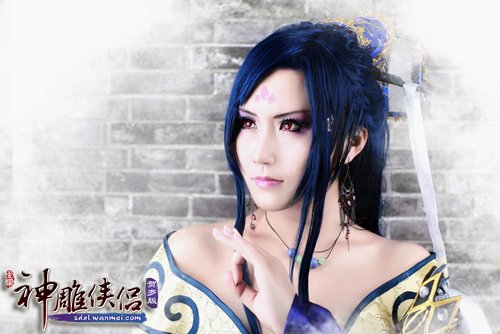 美女玩家演绎《神雕侠侣》冷艳李莫愁