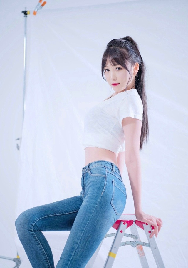 韩国性感嫩模魅惑写真妖娆妩媚